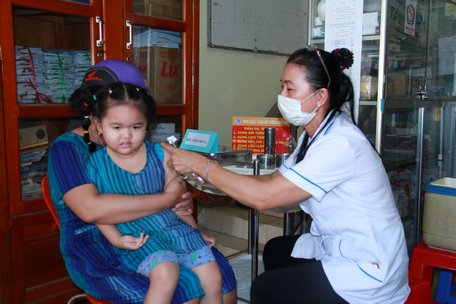 Tiêm vắc xin sởi- rubella là cách duy nhất phòng bệnh chủ động và hiệu quả.