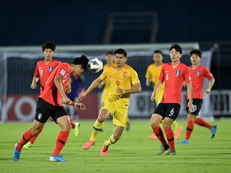 Chấn thương của Zhang Yuning (số 9 - áo vàng) là tổn thất cực lớn của U23 Trung Quốc. (Ảnh: AFC).