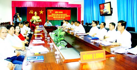 Lãnh đạo Cục Thuế tỉnh Vĩnh Long tham dự hội nghị trực tuyến.
