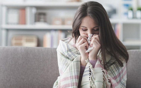 Ngăn ngừa cảm lạnh: Hành lá có tính kháng khuẩn và kháng virus, giúp chống lại các bệnh viêm nhiễm do virus như cảm lạnh và giúp loại bỏ các dịch nhày.