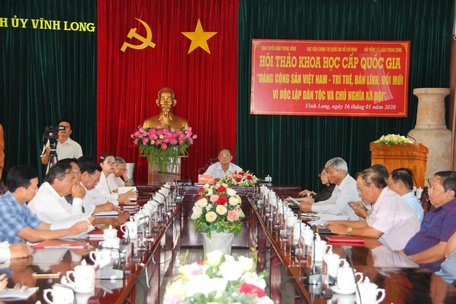  Đại biểu tham dự hội thảo tại điểm cầu tỉnh Vĩnh Long.