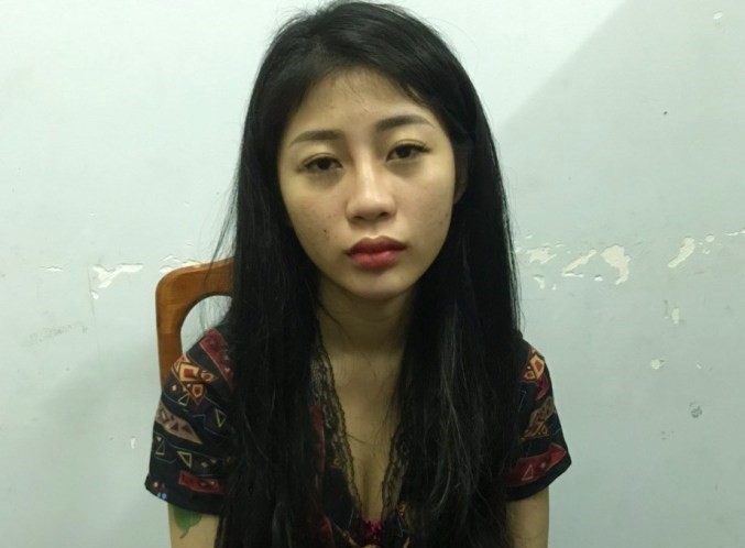 Hotgirl Cao Thị Thơm bị bắt giữ tại cơ quan công an