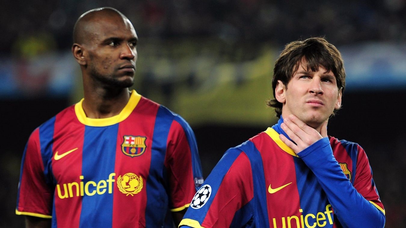 Messi và Abidal là đồng đội cũ. Ảnh: Eurosport.