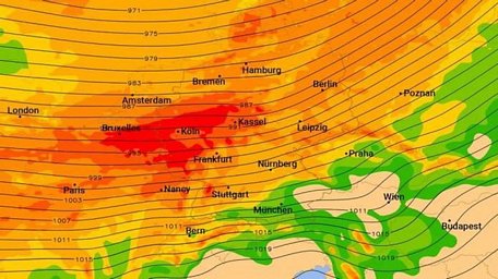 Sabine là cơn bão đầu tiên trong năm 2020 càn quét qua châu Âu.