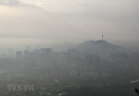 Bụi mịn bao phủ thủ đô Seoul, Hàn Quốc ngày 1/10/2019. (Nguồn: Yonhap/TTXVN)