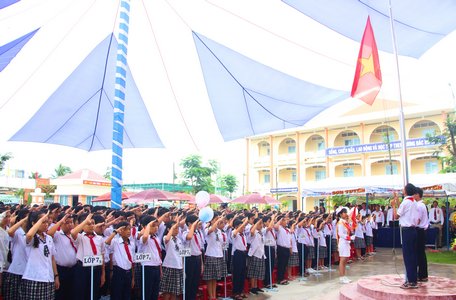 Mạng lưới trường lớp ngày càng hoàn thiện, chuẩn hóa đáp ứng nhu cầu dạy và học (ảnh: Trường THCS Nguyễn Trãi ngày khánh thành).