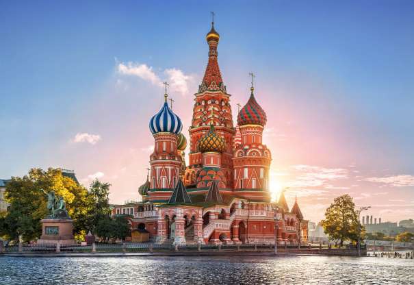 Nước Nga có tới 11 múi giờ. Trong ảnh là nhà thờ St Basil ở thủ đô Moscow.