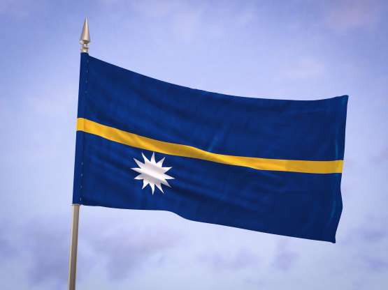 Hòn đảo Nauru ở Thái Bình Dương là quốc gia duy nhất không có thủ đô chính thức. Quốc kỳ Nauru thể hiện vị trí của hòn đảo này. Đường ngang màu vàng tượng trưng cho Xích đạo và ngôi sao màu trắng bên dưới là Nauru.