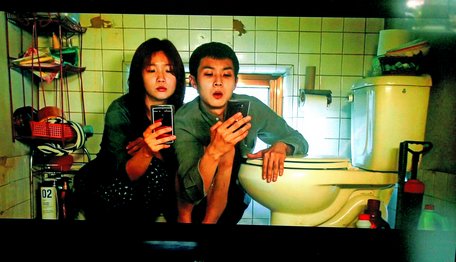 Cảnh trong phim “Ký sinh trùng” của đạo diễn Bong Joong Ho. Ảnh chụp lại từ màn hình