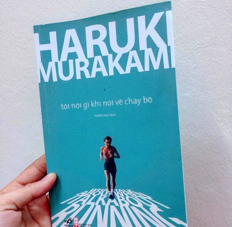 Haruki Murakami chia sẻ trải nghiệm chạy bộ và mang đến những bài học triết lý sâu sắc.