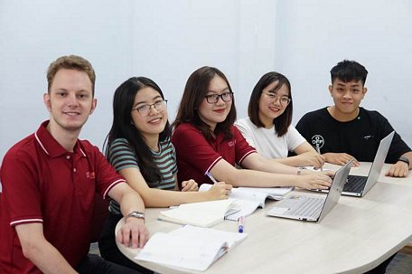  Sinh viên Cử nhân Tài năng ISB BBUS của Viện ISB - Trường Đại học Kinh tế TP. Hồ Chí Minh