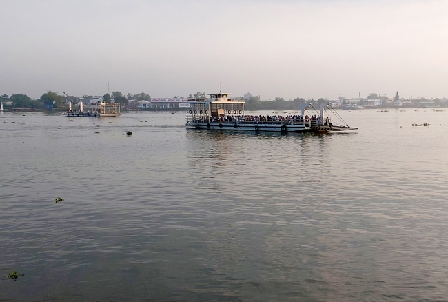 Tuy nhiên, bến khách ngang sông TP Vĩnh Long- Anh Bình vẫn còn hoạt động.