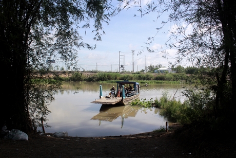 Bến khách ngang sông trên đường độc đạo được hoạt động, nhưng phải tuân thủ quy định.