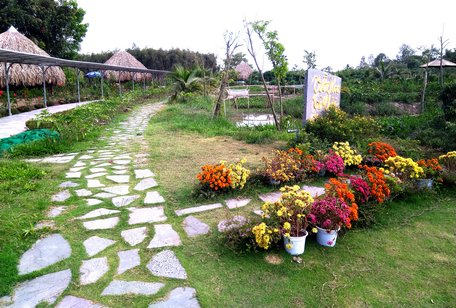 Khu du lịch sinh thái nghỉ dưỡng Hoàng Hảo (xã Thanh Đức- Long Hồ) có diện tích đầu tư giai đoạn 1 trên 10ha.