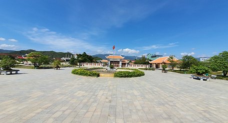 Khuôn viên Khu Di tích cụ Phó bảng Nguyễn Sinh Sắc.