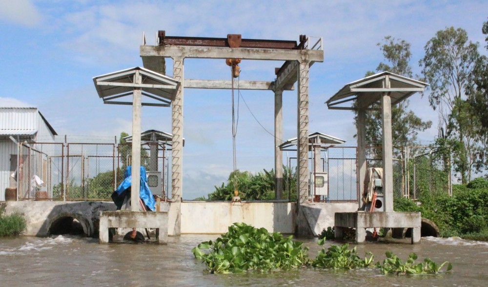 Các trạm bơm trên địa bàn TP Cần Thơ chủ động, tích cực bơm tát nước dự trữ phục vụ sản xuất lúa hè thu 2020.