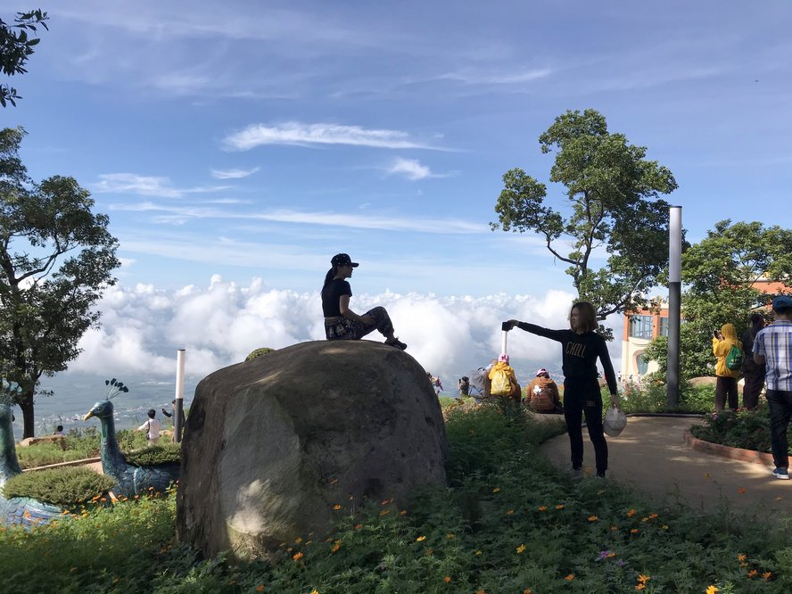 Đỉnh núi Bà Đen trở thành một trong những điểm “săn mây” độc đáo bậc nhất ở miền Đông Nam Bộ.