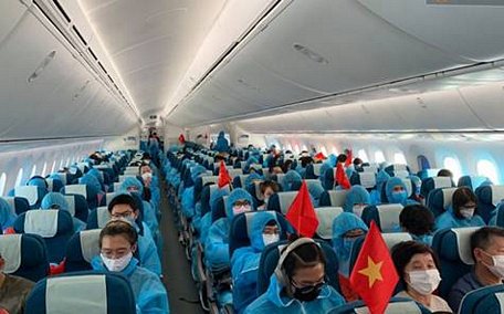 Đã có nhiều chuyến bay đưa công dân Việt Nam trở về Tổ quốc trong bối cảnh đại dịch COVID-19 hoành hành khắp thế giới