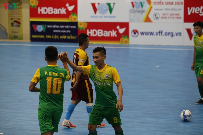 Sanvinest Sanna Khánh Hòa dội cơn mưa bàn thắng vào lưới Vietfootball