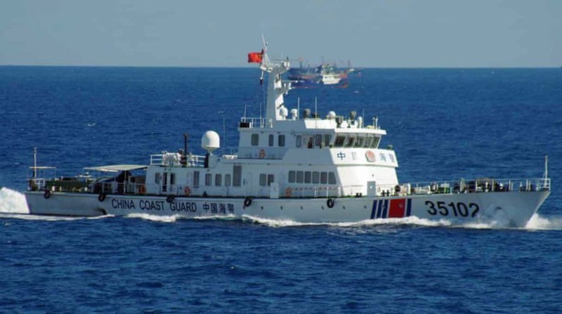 Trung Quốc liên tục triển khai tàu thực hiện hành vi khiêu khích nguy hiểm trên Biển Đông. Ảnh: AP