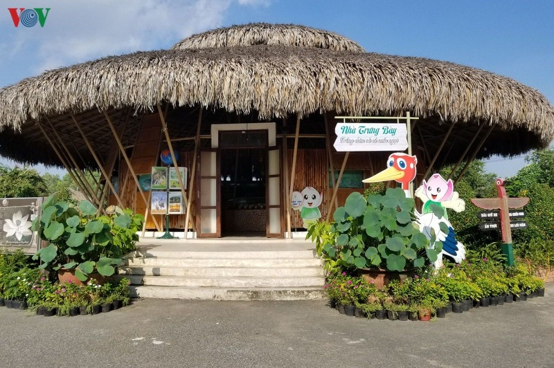 Nhà trưng bày trứng chim và cá nước ngọt tại Vườn quốc gia Tràm Chim.