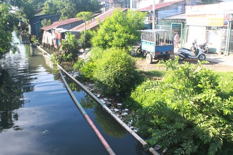 Sông Kinh Cụt vốn là “điểm đen” ô nhiễm tồn tại nhiều năm của TP Vĩnh Long nhưng sắp tới đây sẽ được cải tạo.