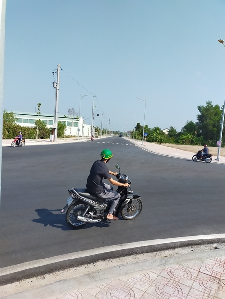 Đường từ QL53 đến đường Võ Văn Kiệt hoàn thành tạo động lực phát triển cho thành phố.