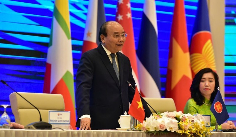 Thủ tướng Nguyễn Xuân Phúc phát biểu tại một hoạt động trong khuôn khổ Hội nghị cấp cao ASEAN 36.