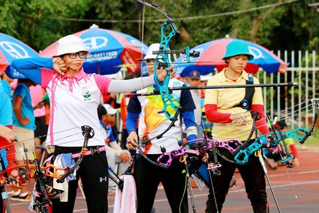 Nguyễn Tường Vy (Vĩnh Long, bìa trái) sau thời gian vắng bóng đã trở lại thi đấu thành công.