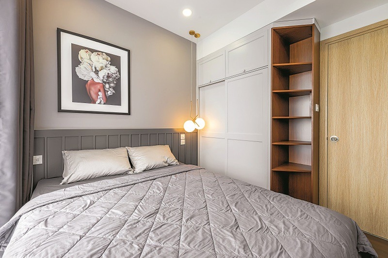 Phòng ngủ nhỏ cũng cùng phong cách với nội thất tổng thể.
