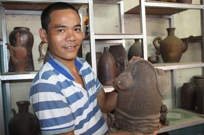 Anh Nguyễn Hồng Quang, người gây dựng lại làng gốm Hương Canh nức tiếng một thời