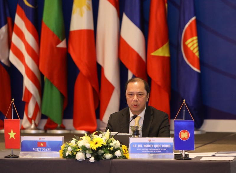 Thứ trưởng Nguyễn Quốc Dũng phát biểu tại hội nghị.