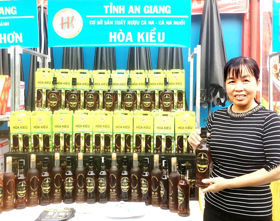 Chị Kiều quyết tâm xây dựng rượu cà na Hòa Kiều thành đặc sản An Giang