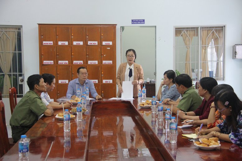 BCĐ Kỳ thi tốt nghiệp THPT 2020 làm việc tại trường THPT Chuyên Nguyễn Bỉnh Khiêm về công tác chuẩn bị cho kỳ thi.