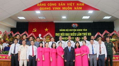 Đoàn đại biểu dự Đại hội Đại biểu Đảng bộ tỉnh lần thứ XI ra mắt và hứa hẹn.