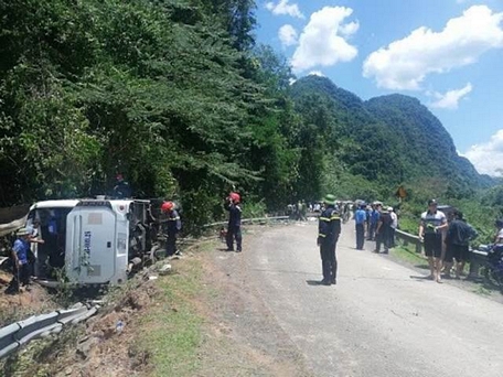 Vụ TNGT ở Quảng Bình khiến 15 người chết.