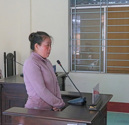Bị cáo Vương Thị Huyền Linh tại phiên tòa xét xử sơ thẩm.