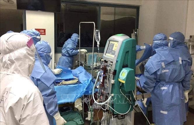 Bệnh viện Trung ương Huế cơ sở 2 (huyện Phong Điền, tỉnh Thừa Thiên - Huế) đang nỗ lực điều trị cho 19 bệnh nhân mắc COVID-19 được chuyển đến từ Đà Nẵng và Quảng. Ảnh: Mai Trang/TTXVN.