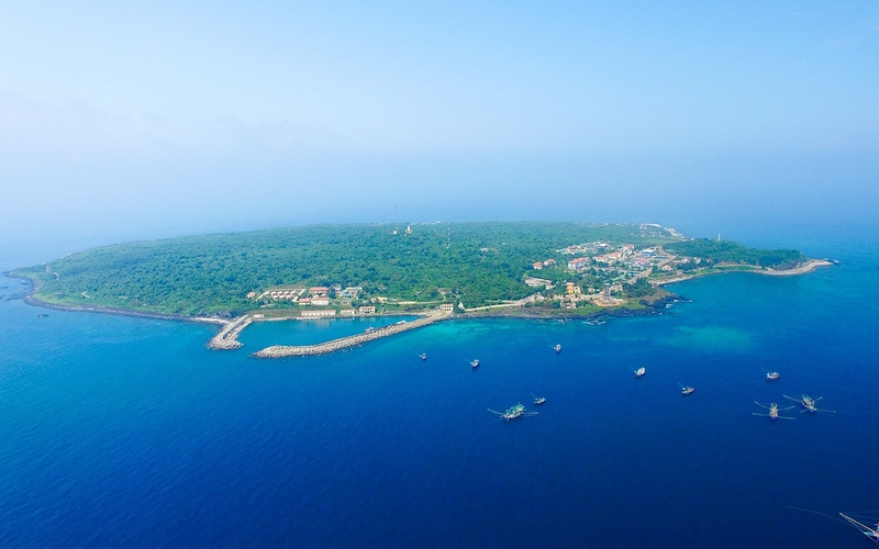 Đảo Cồn Cỏ - vùng đảo nhỏ xanh ngắt giữa biển khơi (Ảnh: quangtri.gov)