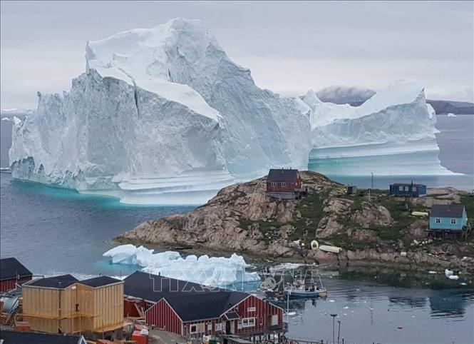 Một tảng băng lớn ở Greenland. Ảnh: AFP/TTXVN