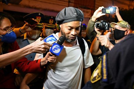 Hình ảnh Ronaldinho tại Paraguay hồi tháng 4 - Ảnh: AFP