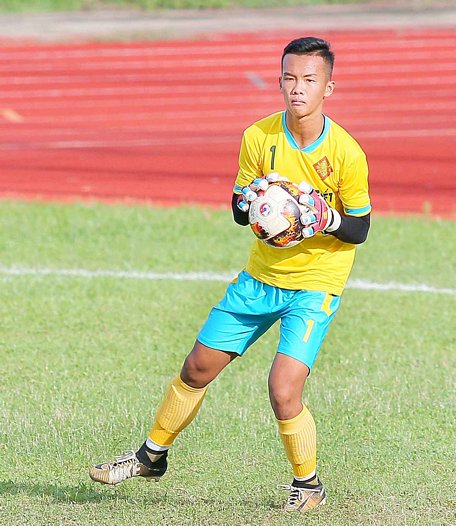 Thủ môn trẻ 17 tuổi Nguyễn Quốc Khải (1)- nhân tố mới của đội U.21 Vĩnh Long.