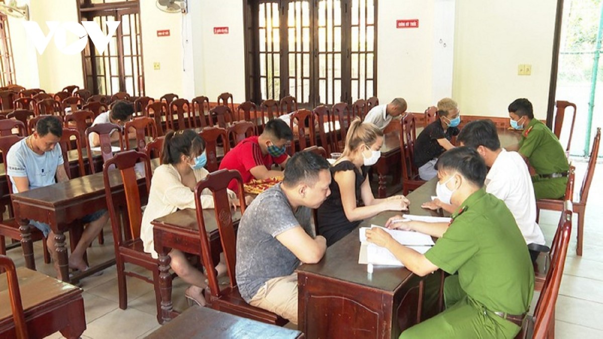 Công an thị xã Hương Thủy, tỉnh Thừa Thiên Huế vừa bắt giữ nhóm đối tượng tàng trữ, sử dụng trái phép chất ma túy.