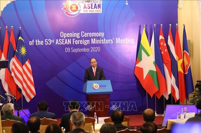 Thủ tướng Nguyễn Xuân Phúc, Chủ tịch ASEAN 2020 phát biểu. Ảnh: Lâm Khánh/TTXVN