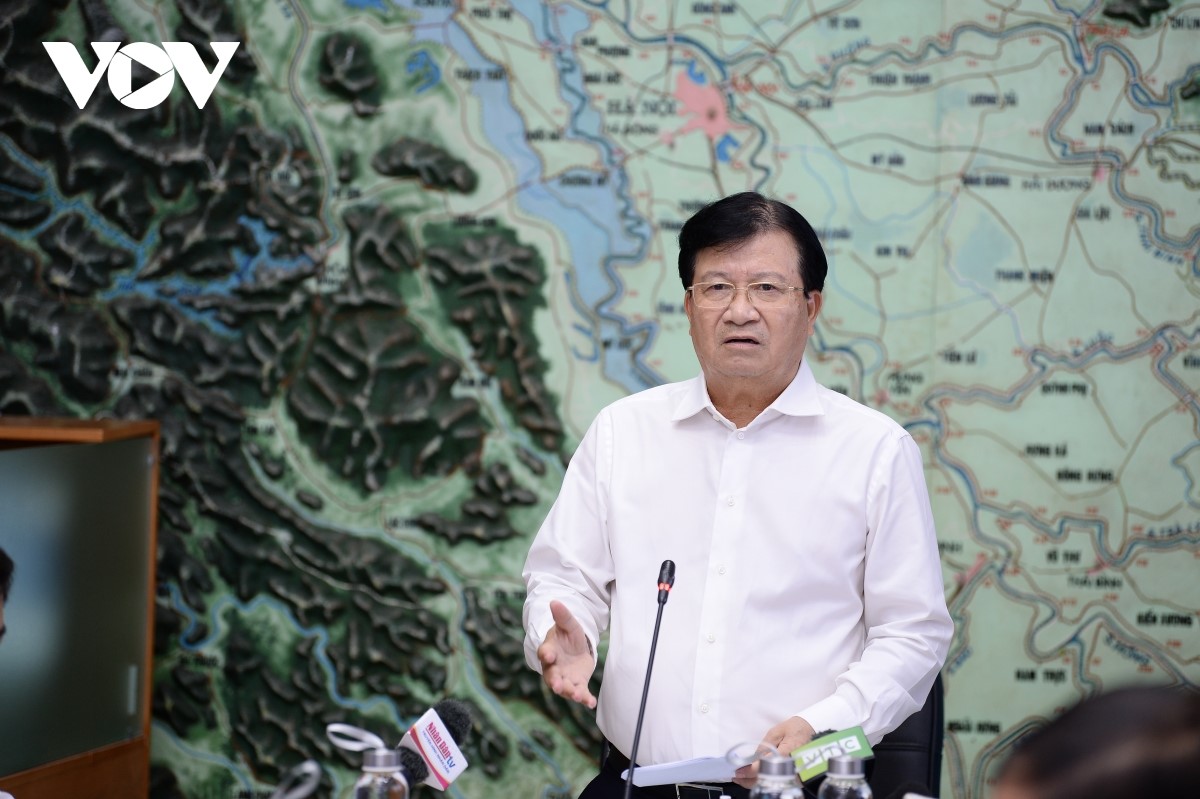Phó Thủ tướng Trịnh Đình Dũng – Trưởng Ban Chỉ đạo Trung ương về PCTT phát biểu tại cuộc họp.
