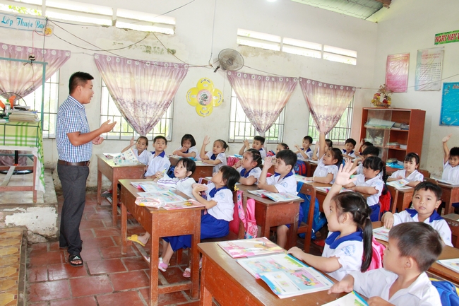 100% học sinh lớp 1 huyện Tam Bình được học chương trình Tiếng Anh lớp 1.