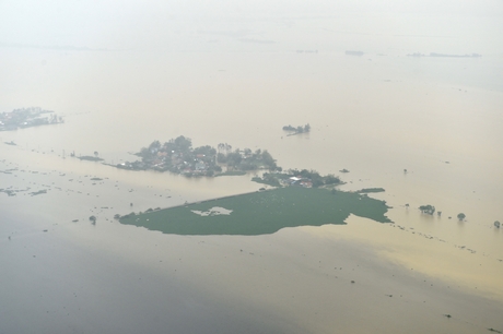 Nhiều vùng rộng lớn tại Thừa Thiên -Huế vẫn đang ngập sâu. - Ảnh: VGP/Nhật Bắc