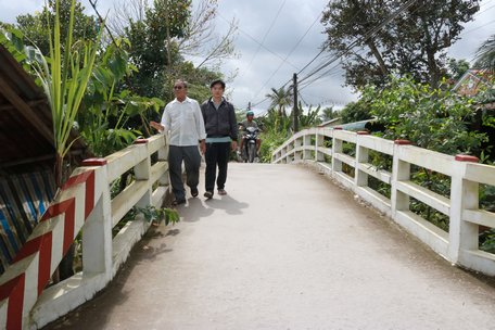 Nhiều cây cầu kiên cố được ông Lợi tích cực vận động xây cất lên, thay đổi diện mạo nông thôn, tạo thuận lợi giao thương. 