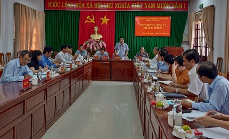 Chủ tịch HĐND tỉnh- Bùi Văn Nghiêm lưu ý một số vấn đề cần quan tâm trong kỳ họp cuối năm.