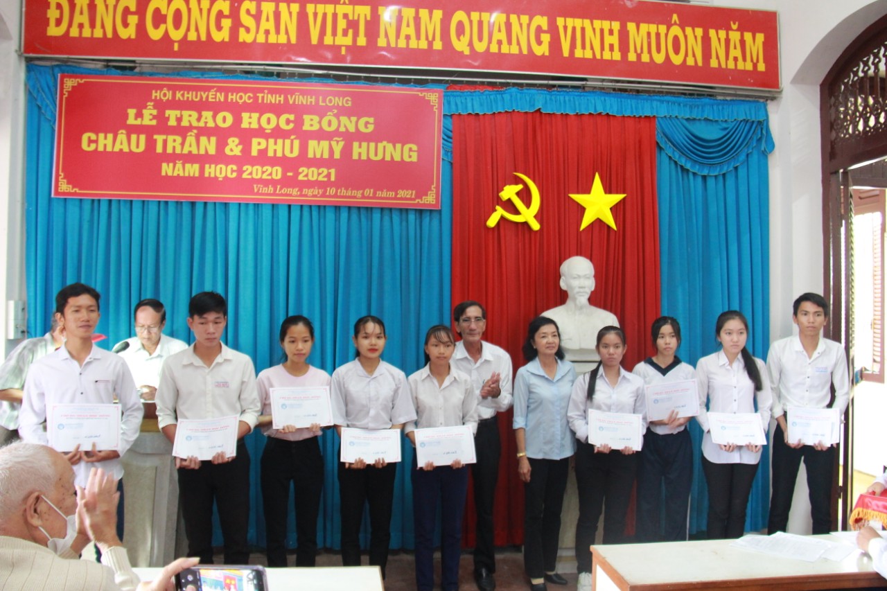 Học bổng Châu Trần đã hỗ trợ cho học sinh Vĩnh Long 16 năm.